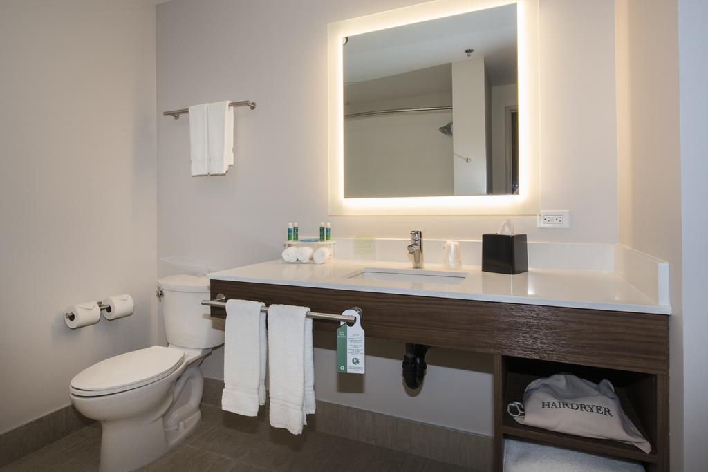 Holiday Inn Express & Suites Victoria-Colwood By Ihg Langford Eksteriør bilde