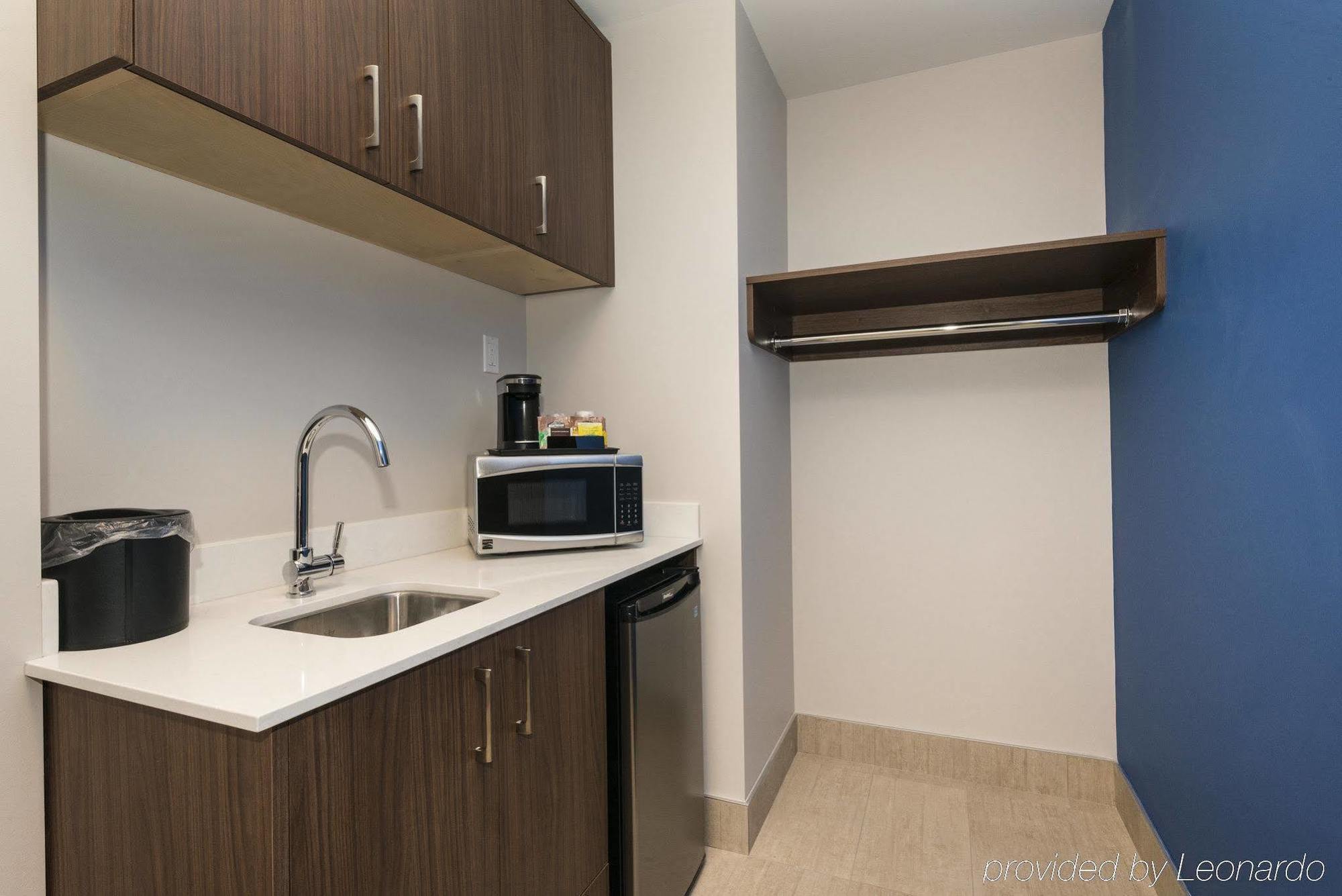 Holiday Inn Express & Suites Victoria-Colwood By Ihg Langford Eksteriør bilde
